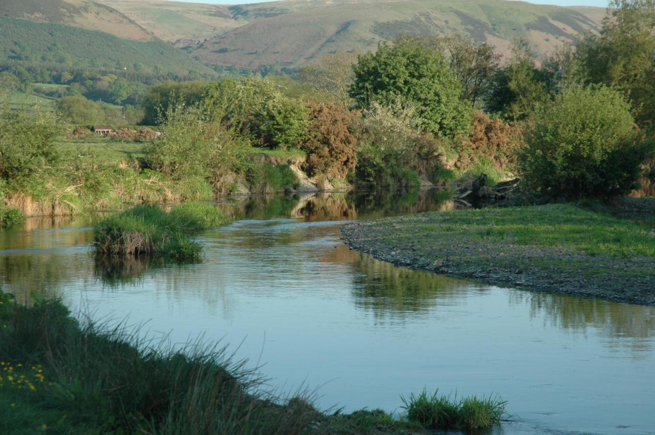 Mid Wales Arts B&B Caersws Экстерьер фото