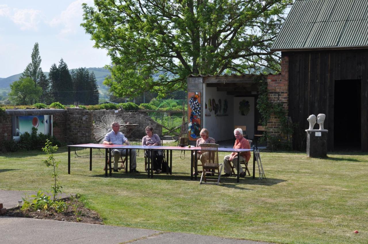Mid Wales Arts B&B Caersws Экстерьер фото